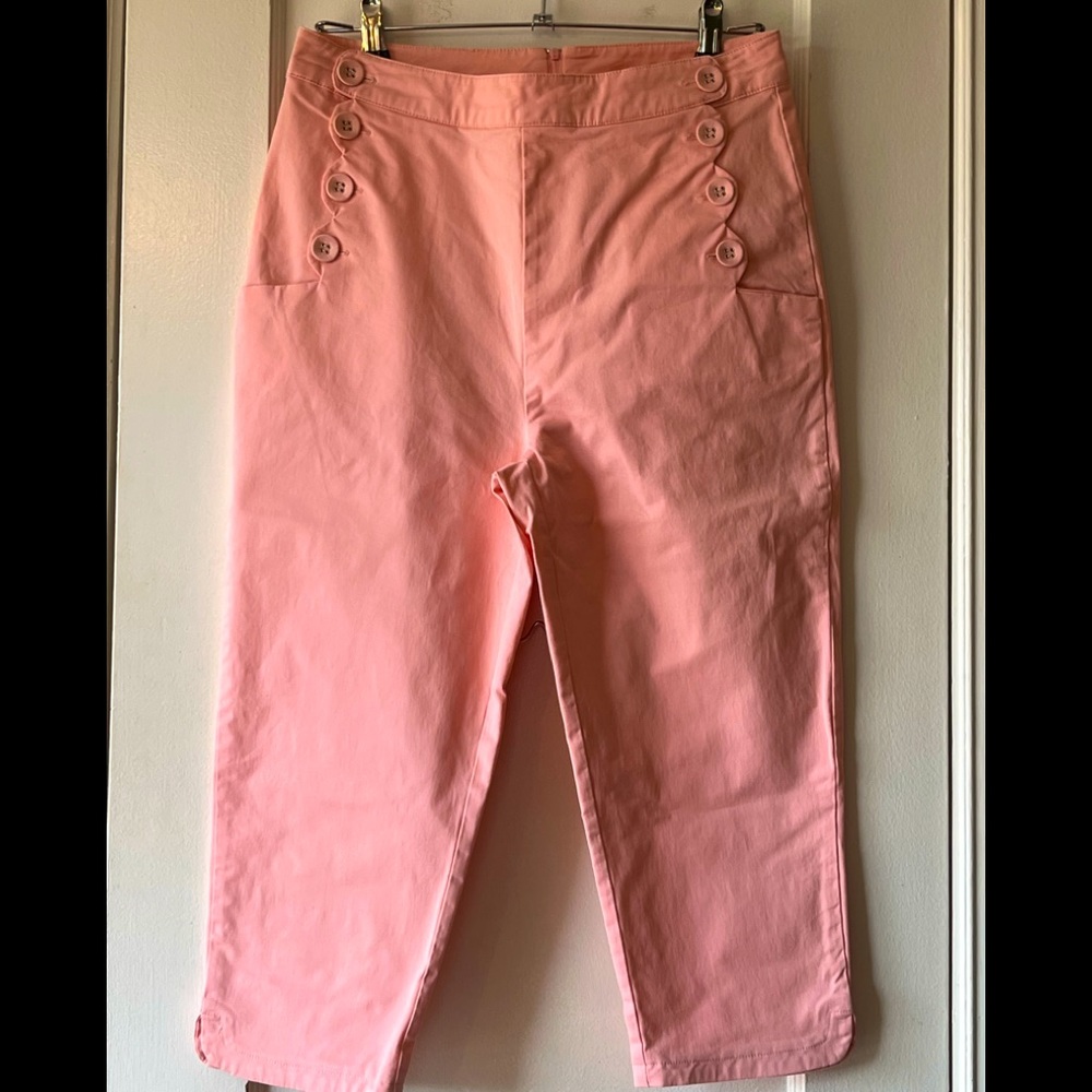 Voodoo Vixen Pink Button-Detail Capris